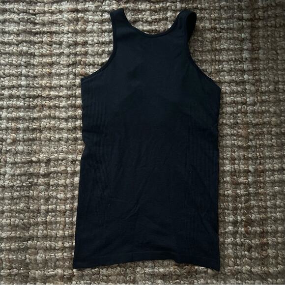 Lululemon Ebb to Street Tank – Charcoal – Size 8 hip length– Excellent Condition - Picture 3 of 8